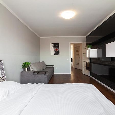 Leogrand Apartments On Svobody Львов Экстерьер фото