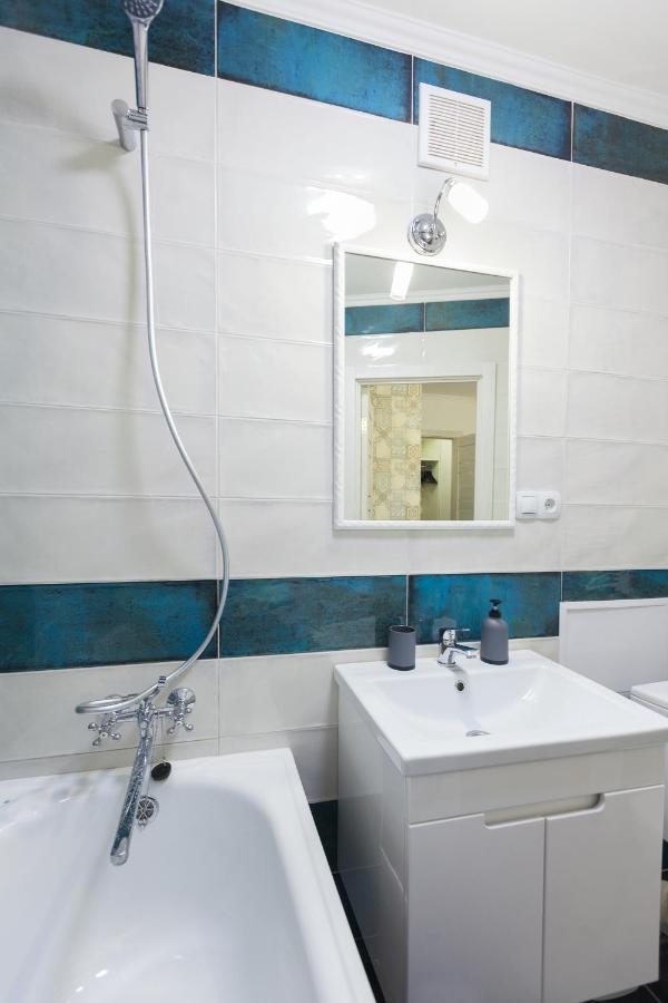 Leogrand Apartments On Svobody Львов Экстерьер фото